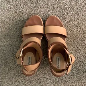 Steve Madden Nude Wedges
